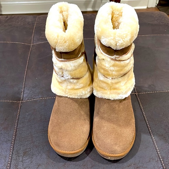 🌼Cozy Boots🌼 - Picture 1 of 11